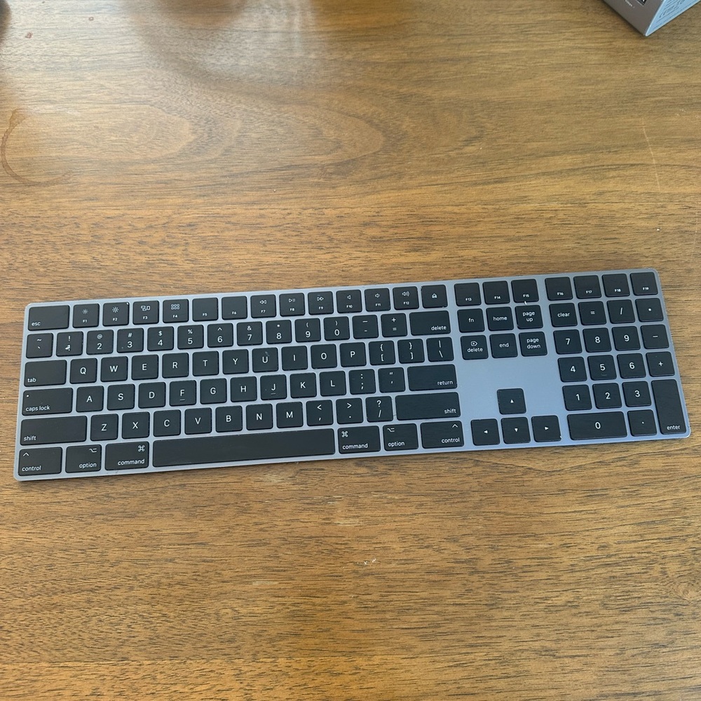 Magic Keyboard with numbers